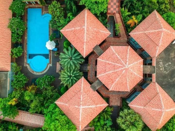 Model Temple Villa Сіємреап Екстер'єр фото